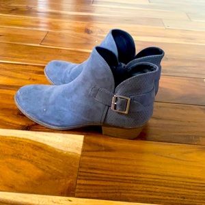 Gray boots from justice size 7